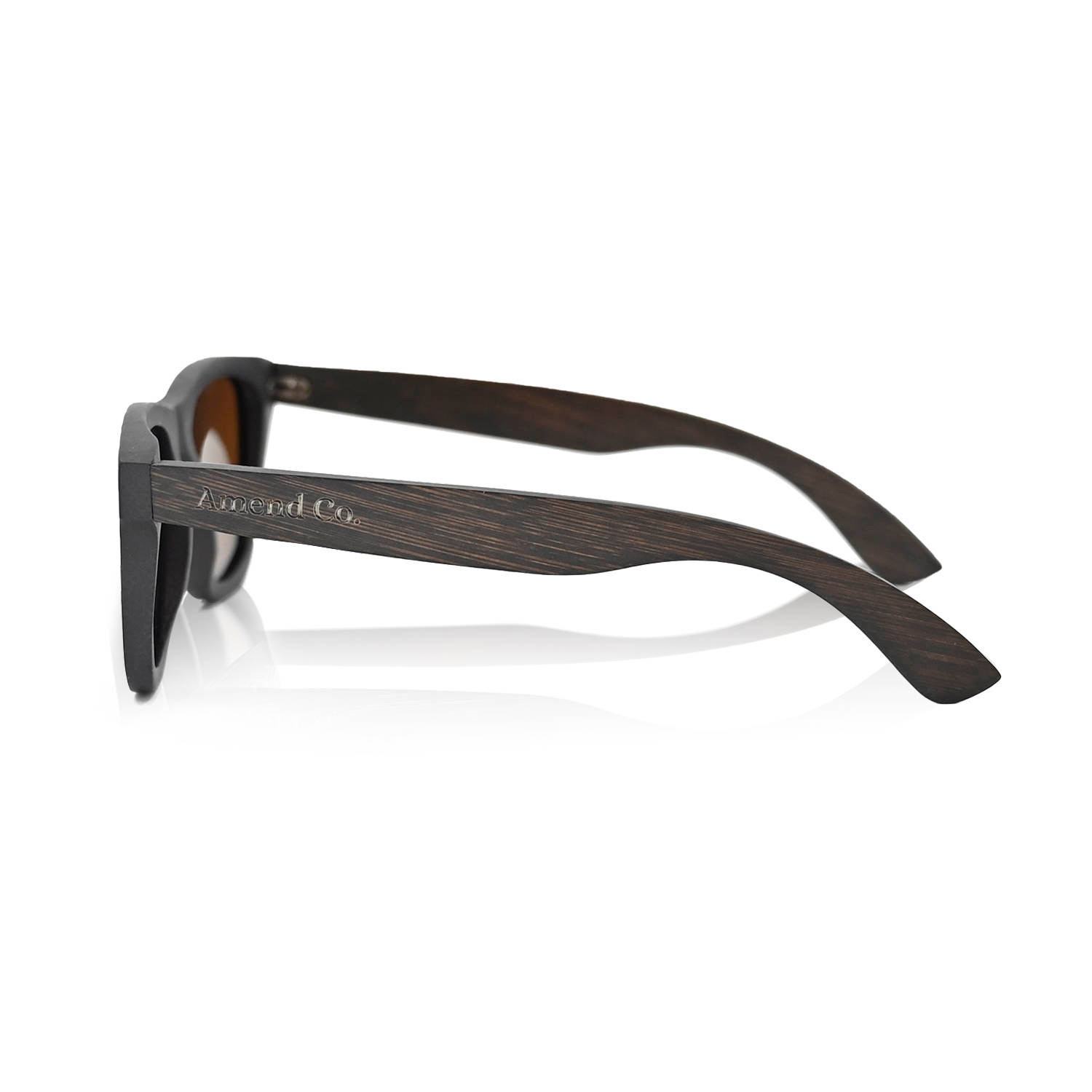 Natural bamboo sunglasses with sleek, modern design, unisex